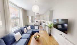 818 Fishponds Road